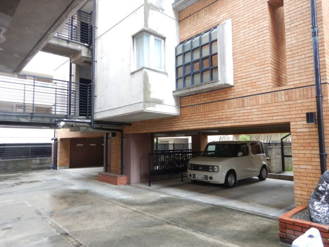 インペリアル砂山の駐車場|空き無しです