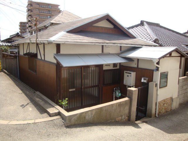 伊孑志2丁目貸家の外観