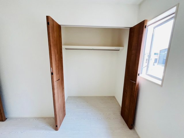 事業用／菊池郡大津町引水／29号棟の収納|大きめのクローゼット。どう活かすかはあなた次第。