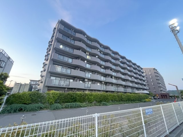 サンシティ信夫ケ丘の外観|近隣に商業施設が充実した利便性の良い立地のマンションです！