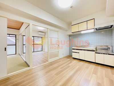 【居間・リビング】 | エスティーム・アン櫛原 | こちらの居間で趣味の時間をお楽しみください