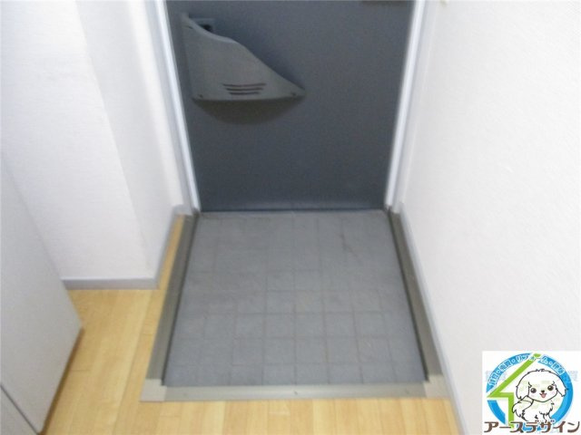 ハイツデアイの玄関