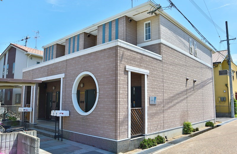 岸和田市西之内町のハイツの外観|落ち着いた雰囲気の外観です