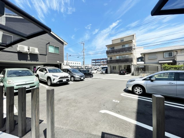 COMOの駐車場
