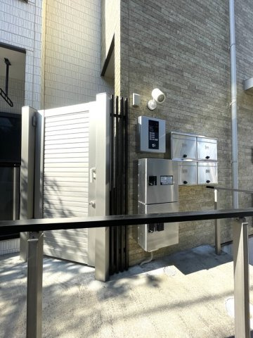 MELDIA新百合ヶ丘のエントランス