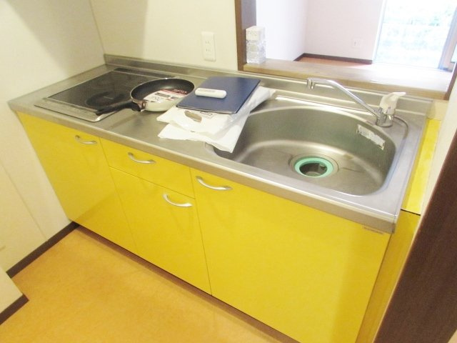 ベルリード宝塚のキッチン|コンパクトなキッチンで掃除もラクラク