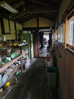 【内装】 | （商談中）彦根城下町にある明治時代からの古民家