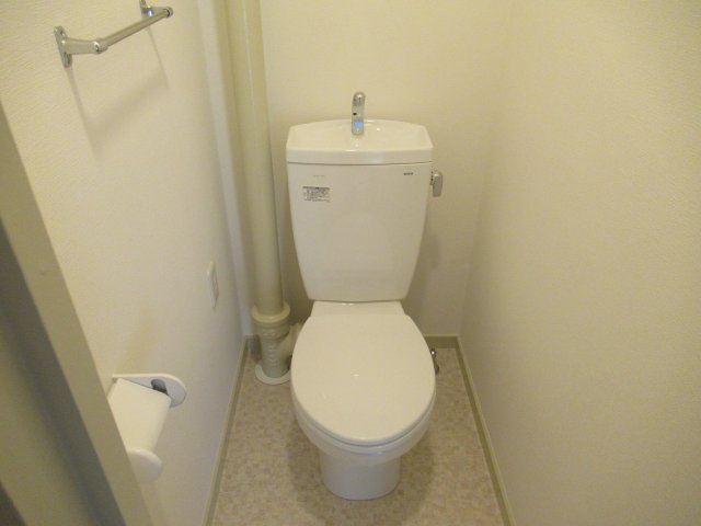 落合第２　３ＬＤＫのトイレ|清潔感のあるトイレです