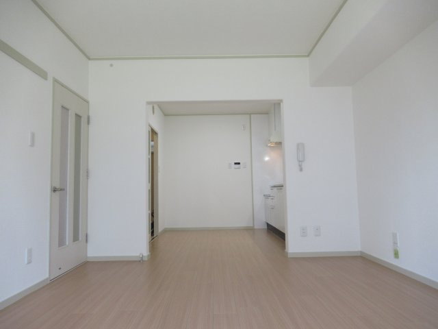 落合第２　３ＬＤＫの居間・リビング|使いやすいリビングです