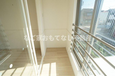 【バルコニー】 | ヴィラ・ミレニアムⅢ | ※写真は別号室