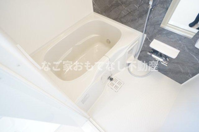 【浴室】 | ヴィラ・ミレニアムⅢ | ※写真は別号室