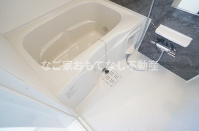 【浴室】 | ヴィラ・ミレニアムⅢ | ※写真は別号室