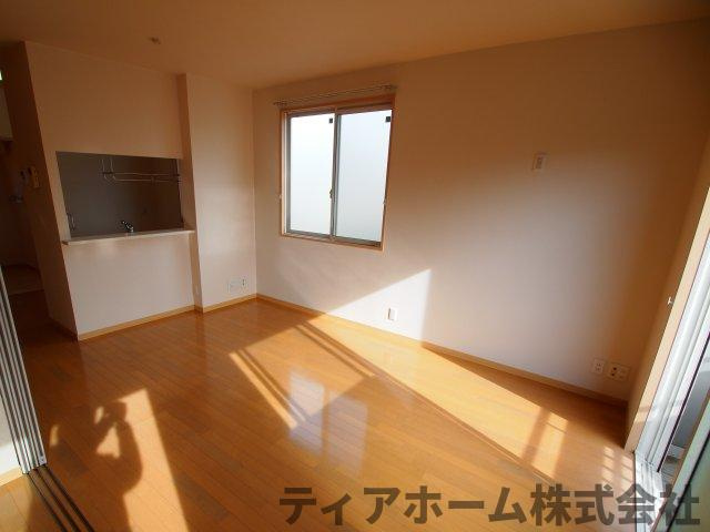 クレストヴェール五位堂の居間・リビング|ゆったりとしたリビングです