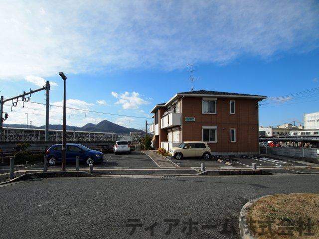 クレストヴェール五位堂の駐車場