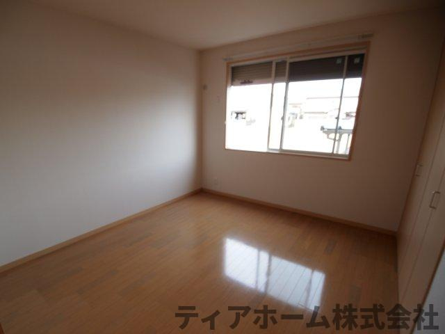 クレストヴェール五位堂の洋室|明るい洋室です