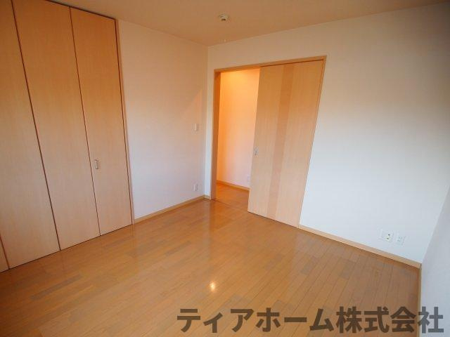 クレストヴェール五位堂の洋室|使い勝手のいい洋室です