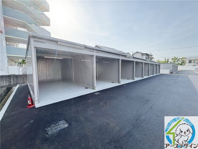 アースガレージ清水Ⅳの外観