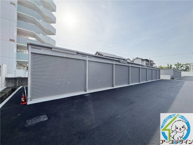 アースガレージ清水Ⅳの外観