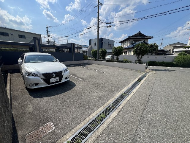 セレッソB棟の駐車場