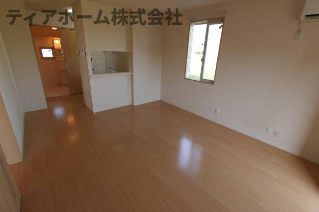 シャーメゾン秋山Aの居間・リビング|おしゃれなリビングです