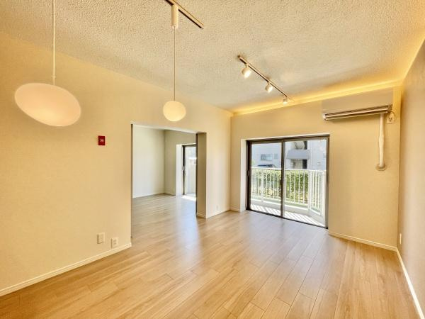 ハイコーポ長岡京B棟の居間・リビング