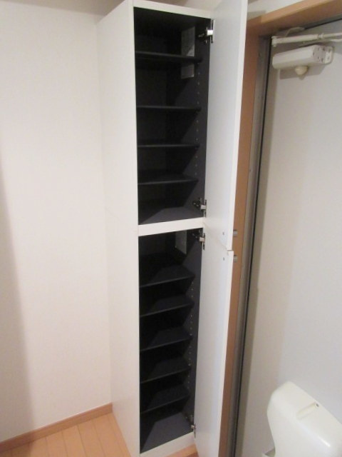 チェリーメゾン西ヶ原の玄関