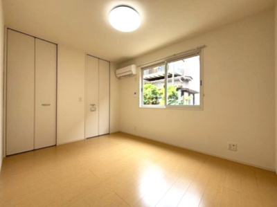 【寝室】 | ヴァン・カルチェB