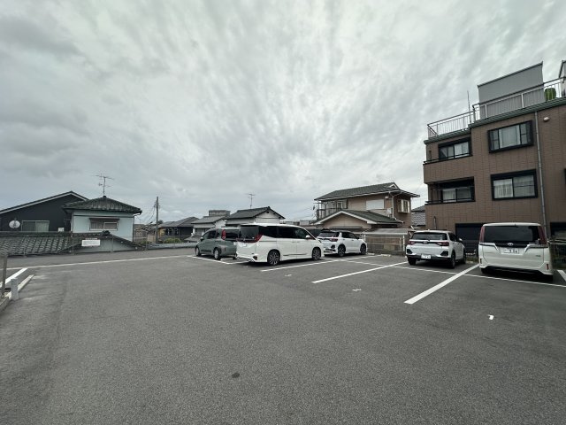 ＥＭＵ２２の駐車場