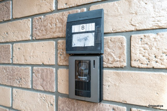 ロイヤルコート稲葉のエントランス