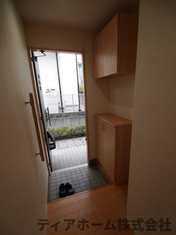 リーフコート高山台の内装|明るい色調の室内です