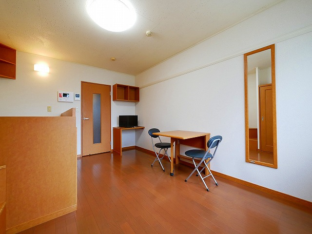 レオパレスＨａｌｆ　Ｍｏｏｎの洋室