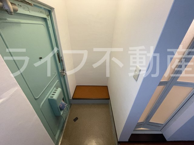 福井マンションの玄関|収納もある玄関です