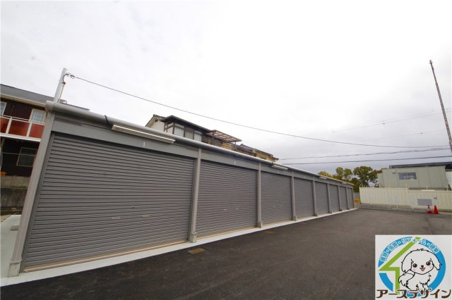アースガレージ清水Ⅲの外観