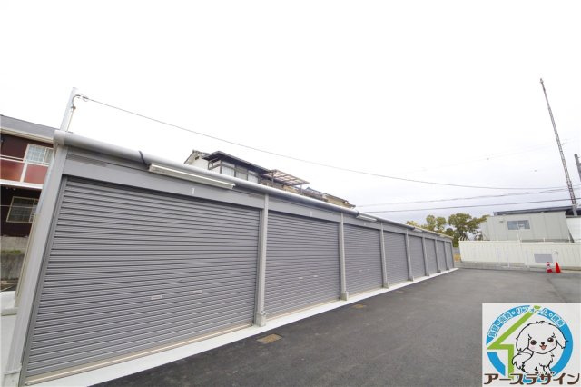 アースガレージ清水Ⅲの外観