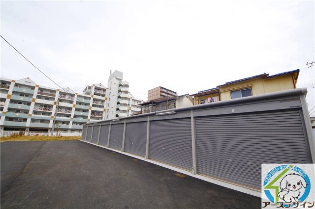 アースガレージ清水Ⅲの外観