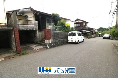 【前面道路含む現地写真】 | 大字川上（川上団地）2階建（55坪）