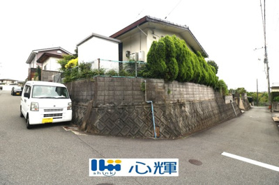【前面道路含む現地写真】 | 大字川上（川上団地）2階建（55坪）