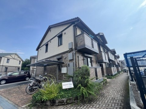 バーンホーフ・サカの外観