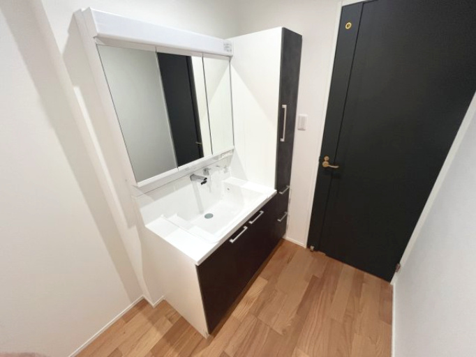 仲介手数料不要！東根市神町東三丁目A棟の玄関