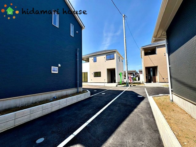 川島町伊草第2　新築戸建　クレイドルガーデン03の前面道路含む現地写真