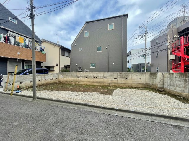 練馬区早宮2丁目 限定1区画の外観|南側約6.4ｍ公道×西側約4.0ｍ道路に面する南西角地
広々した前面道路は開放感を与えてくれます　日当り良好です♪