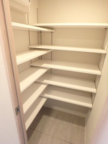 【収納】シーズンフラッツ青葉通一番町