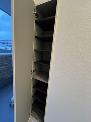 【収納】 | メディオリヴェール春日 | 別号室の写真になります。現況優先。