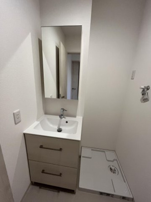 【洗面所】 | メディオリヴェール春日 | 別号室の写真になります。現況優先。