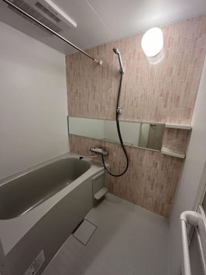 【浴室】 | メディオリヴェール春日 | 別号室の写真になります。現況優先。