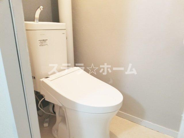 クローバーハイツ森小路1号棟のトイレ|清潔感のあるトイレです