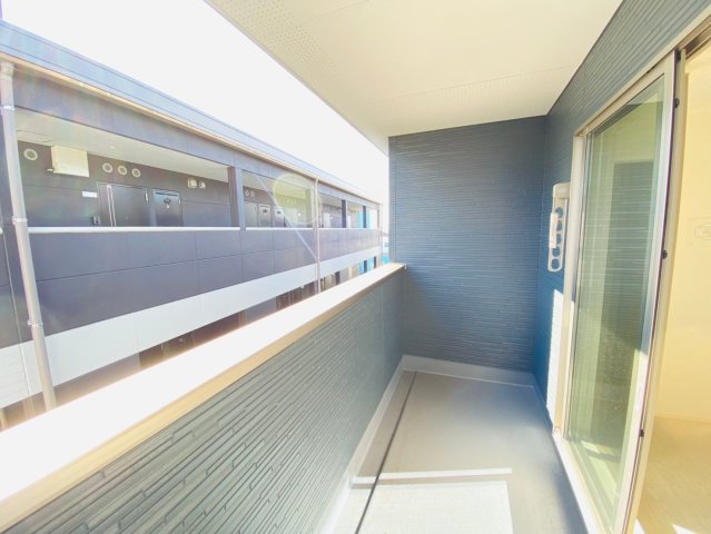 菊池郡大津町引水／30号棟のバルコニー|暖かな日差しのふりそそぐバルコニー