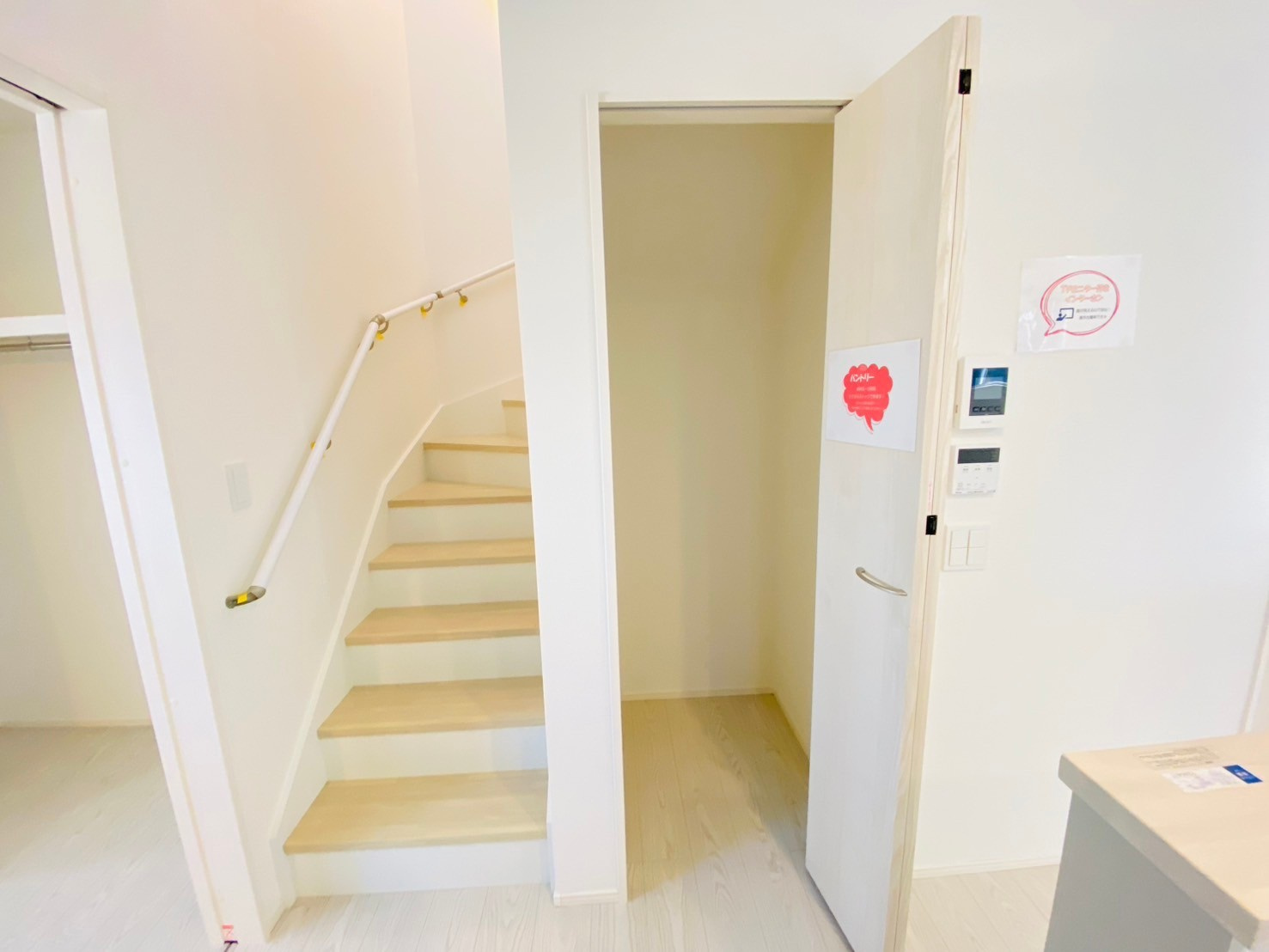 菊池郡大津町引水／30号棟の収納|階段横のパントリー。キッチン周りをスッキリさせるのに役立ちます。