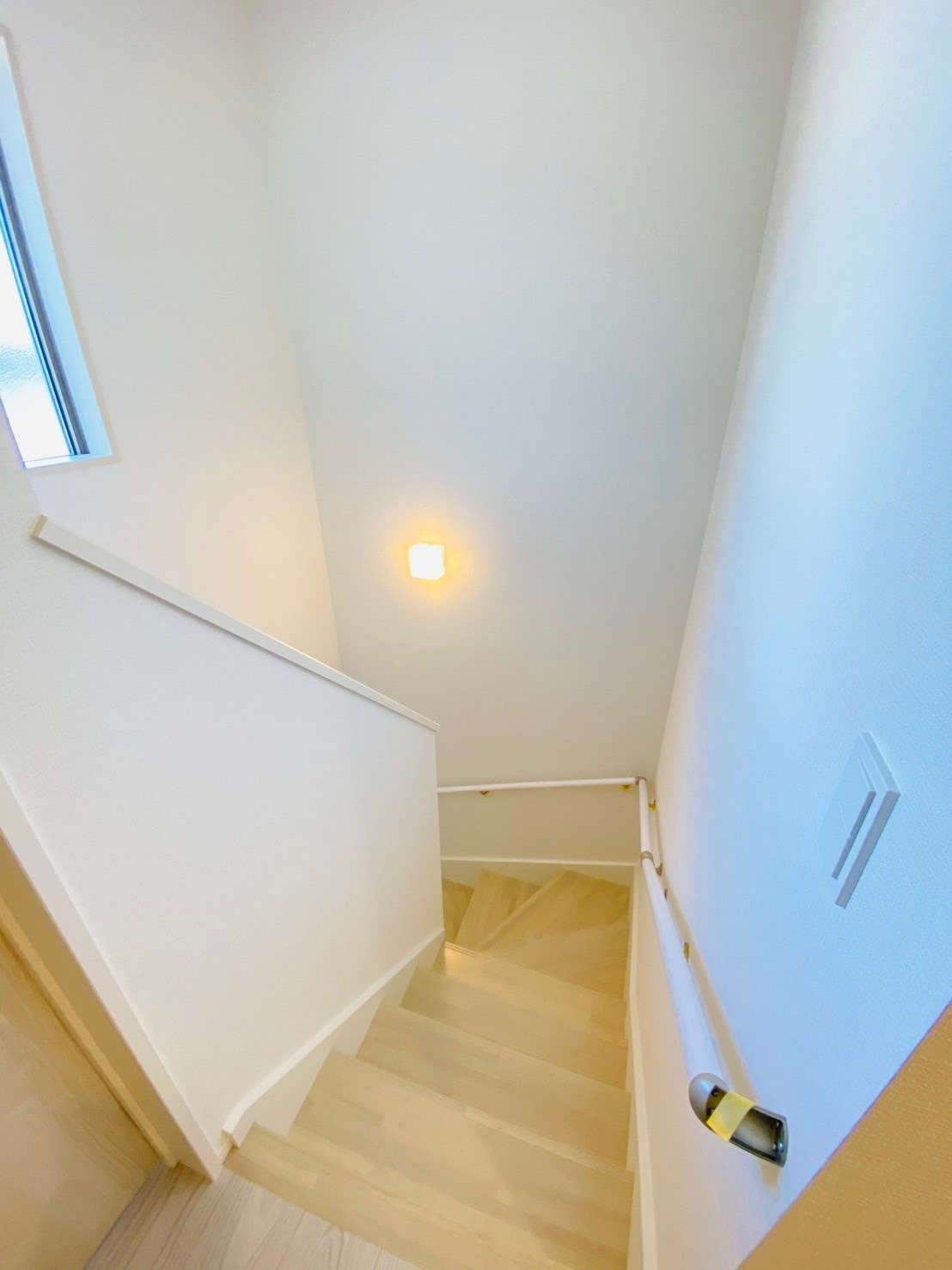 菊池郡大津町引水／30号棟／のその他|明るく開放感のある階段ホール。