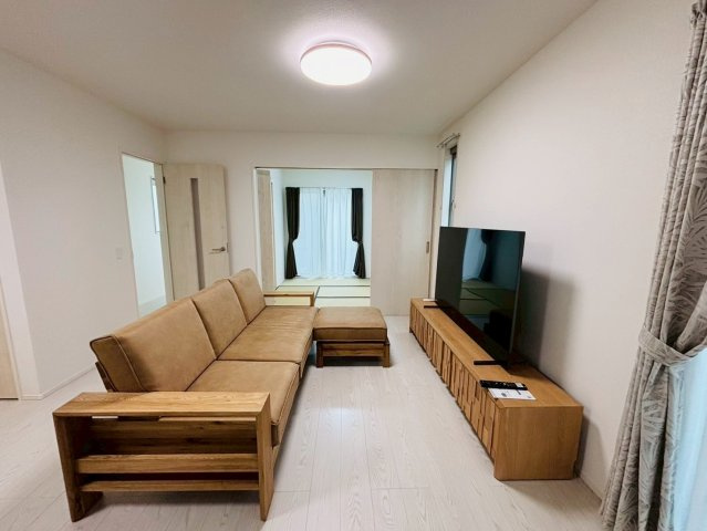 菊池郡大津町引水／30号棟／の居間・リビング|全体を見渡せる使いやすいリビングです。くつろぐご家族の様子を見ながらのんびりと過ごせます。